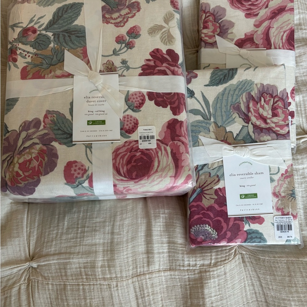 Pottery Barn Elia Floral Duvet Cover Set in Pink and Green